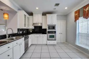 7147 Windwater Pkwy S, Houston, TX 77036 - Photo 19