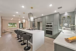 10021 Lazy Oaks St, Houston, TX 77080 - Photo 7