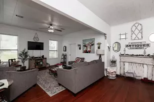385 W Cora Lee St, Sour Lake, TX 77659 - Photo 5