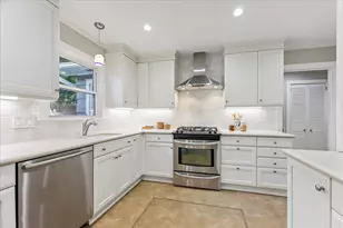 826 T C Jester Blvd, Houston, TX 77008 - Photo 13