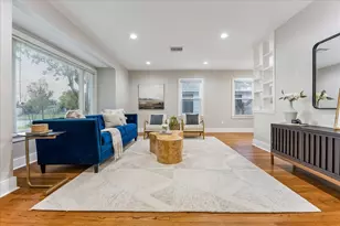 826 T C Jester Blvd, Houston, TX 77008 - Photo 11