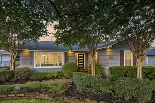 826 T C Jester Blvd, Houston, TX 77008 - Photo 7