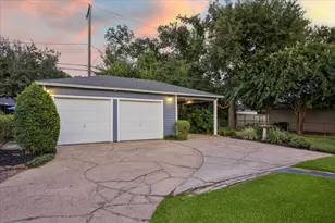 826 T C Jester Blvd, Houston, TX 77008 - Photo 21