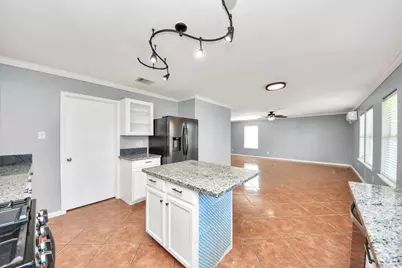 10306 Dalehurst Court, Houston, TX 77075 - Photo 13