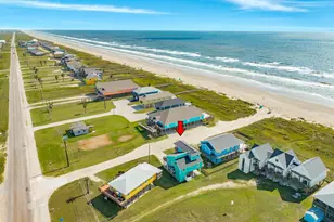 119 Bay Ave, Surfside Beach, TX 77541 - Photo 1