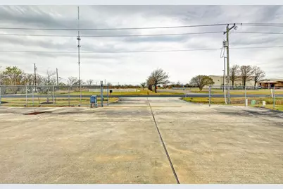 1070 Pine, Texas City, TX 77591 - Photo 15