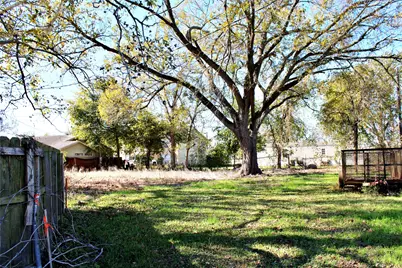 628 Austin Street, Columbus, TX 78934 - Photo 3