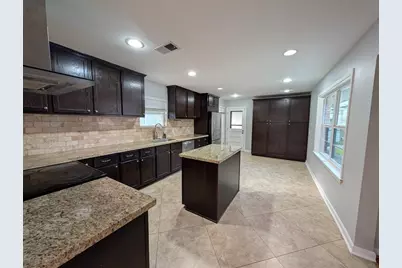 5306 Briarbend Drive, Houston, TX 77096 - Photo 7