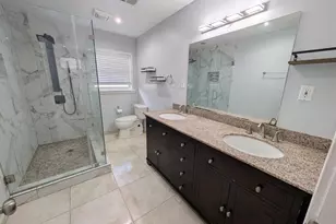 5306 Briarbend Dr, Houston, TX 77096 - Photo 9