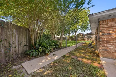 9739 Philmont Drive, Houston, TX 77080 - Photo 29