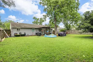 12329 Ashcroft Dr, Houston, TX 77035 - Photo 17