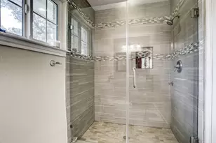12329 Ashcroft Dr, Houston, TX 77035 - Photo 11