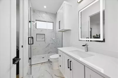 209 W 10th 1/2 Street, Houston, TX 77008 - Photo 21