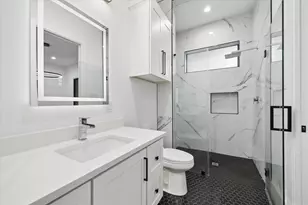 209 W 10th 1/2 St, Houston, TX 77008 - Photo 19