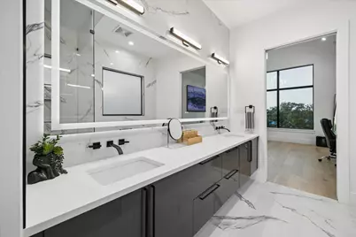 209 W 10th 1/2 Street, Houston, TX 77008 - Photo 15