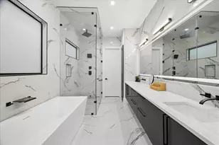 209 W 10th 1/2 St, Houston, TX 77008 - Photo 13