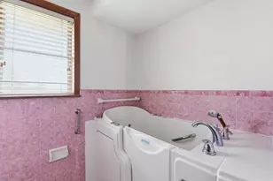 1839 W Henderson Rd, Angleton, TX 77515 - Photo 23