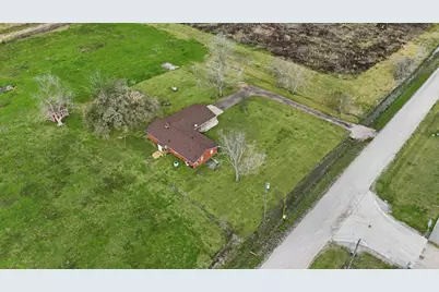 1839 W Henderson Rd, Angleton, TX 77515 - Photo 41