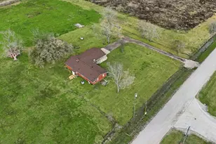 1839 W Henderson Rd, Angleton, TX 77515 - Photo 41