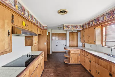 1839 W Henderson Rd, Angleton, TX 77515 - Photo 13