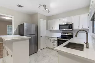 6602 Indian Lake Dr, Houston, TX 77489 - Photo 9