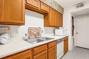 6606 De Moss Dr, Houston, TX 77074 - Photo 9