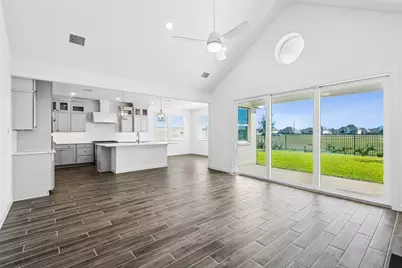 12907 Old Fashion Circle, Mont Belvieu, TX 77535 - Photo 5