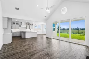 12907 Old Fashion Cir, Mont Belvieu, TX 77535 - Photo 5