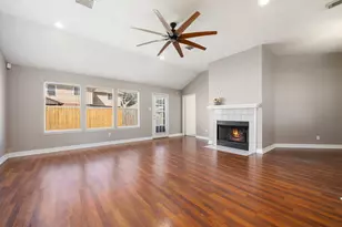 4754 Widerop Ln, Friendswood, TX 77546 - Photo 5