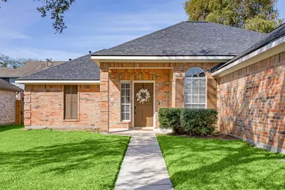 4754 Widerop Lane, Friendswood, TX 77546 - Photo 3