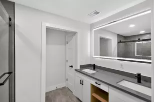 1906 Sunny Brook Dr, Austin, TX 78723 - Photo 21