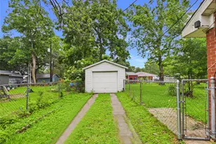 2610 S Crockett St, La Marque, TX 77568 - Photo 31