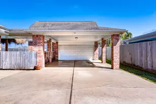 410 Scarlet Sage Dr, League City, TX 77573 - Photo 5