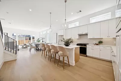 1522 W 21st St, Houston, TX 77008 - Photo 3