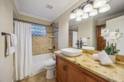 9813 Pine Lake Drive, Houston, TX 77055 - Photo 17