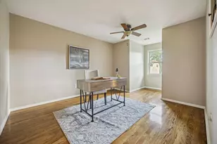 9813 Pine Lake Dr, Houston, TX 77055 - Photo 3