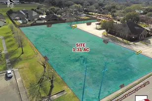 910 Fairmont Pkwy, Pasadena, TX 77504 - Photo 1