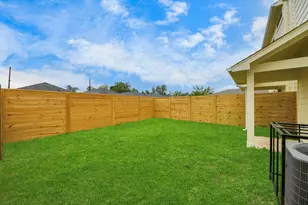 7542 Charlie St, Houston, TX 77088 - Photo 5