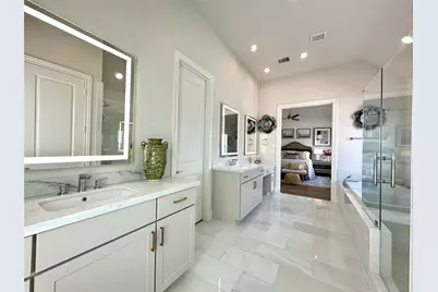 11057 Chatterton Drive, Houston, TX 77043 - Photo 9