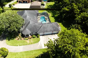 114 Rosewood St, Lake Jackson, TX 77566 - Photo 9