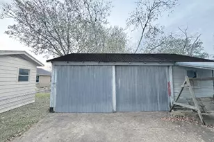 2108 Horn Rd, Bay City, TX 77414 - Photo 17