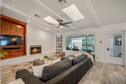 10735 Lynbrook Drive, Houston, TX 77042 - Photo 13