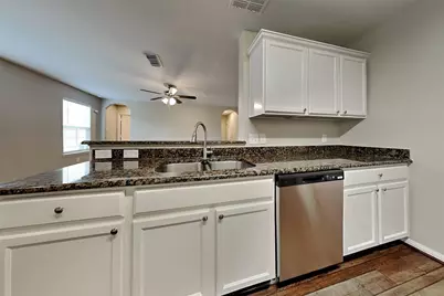 10208 Jewel Court, Conroe, TX 77385 - Photo 5