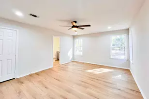 10 Oak Creek Dr, Huntsville, TX 77340 - Photo 19