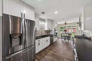 16855 E Maglitto Cir, Tomball, TX 77377 - Photo 9