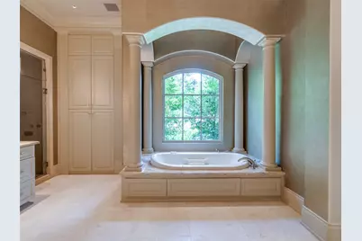 11527 Green Oaks Drive, Houston, TX 77024 - Photo 27