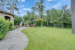 11527 Green Oaks Dr, Houston, TX 77024 - Photo 43