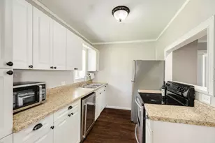 219 Camellia St, Lake Jackson, TX 77566 - Photo 13