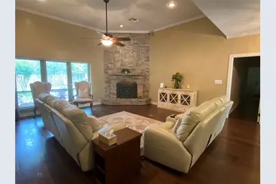 216 Dewberry Drive, Lake Jackson, TX 77566 - Photo 5