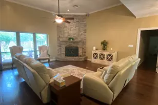 216 Dewberry Dr, Lake Jackson, TX 77566 - Photo 5